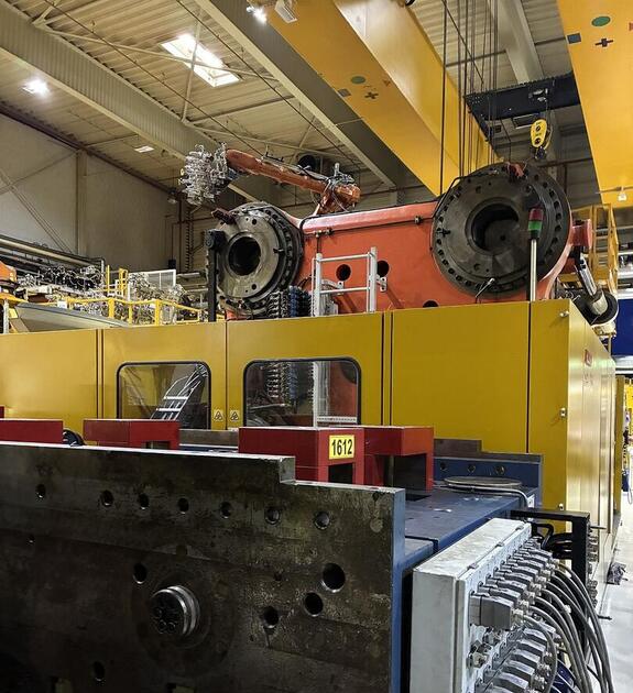 Preiswerte Husky E 3150 RS 170/155 Spritzgießmaschine für Automotive kaufen