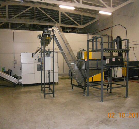 Anlage zur Herstellung von PET Flaschen aus Formen SOK-PF-2/2